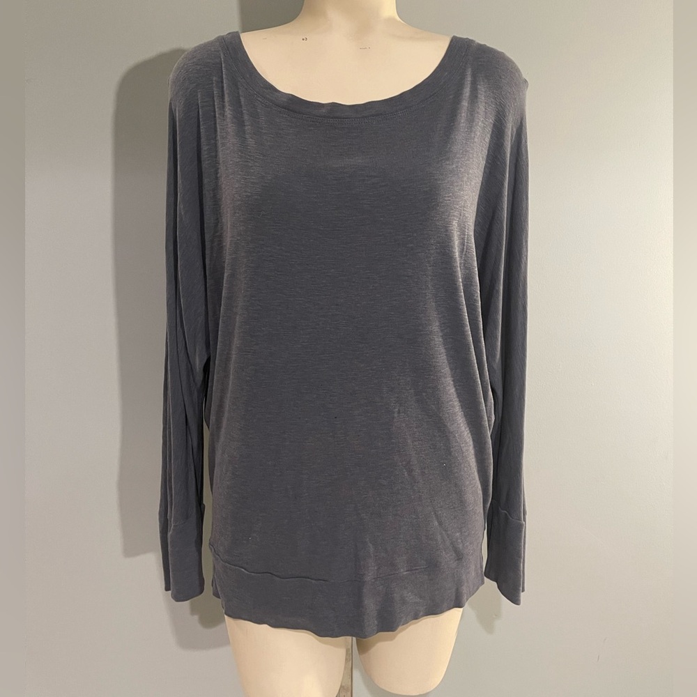 Mercer & Madison long sleeve top shirt blue gray woman’s size large EUC